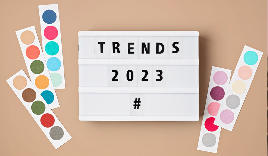 Lightbox displaying the text 'TRENDS 2023' surrounded by color swatches.