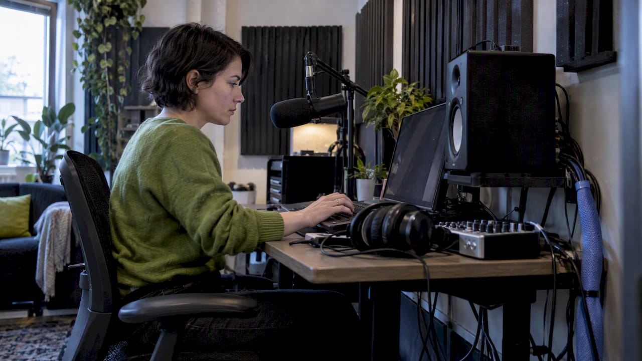Producer validating podcast distribution feed